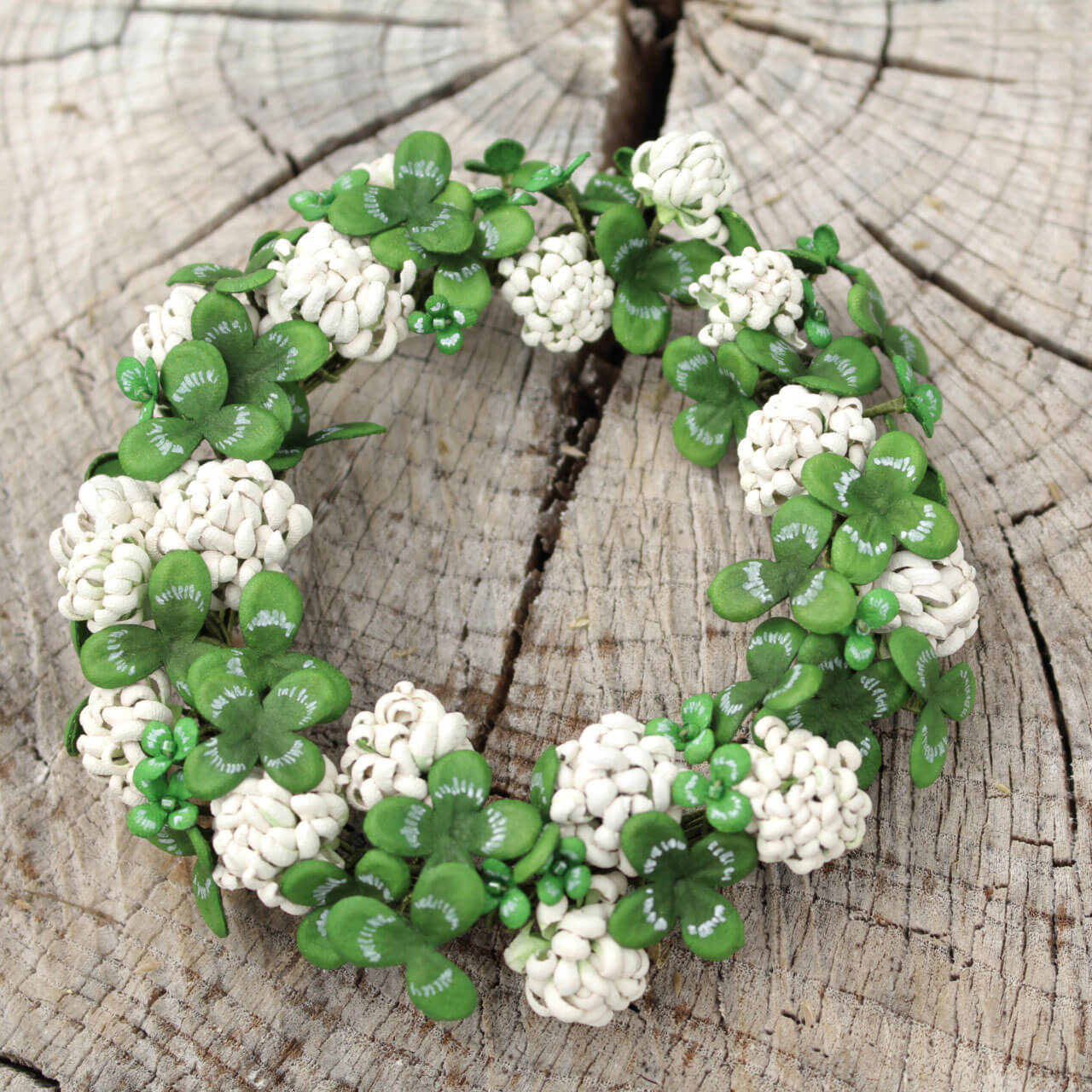 革のお花の作品　カルーセル用5